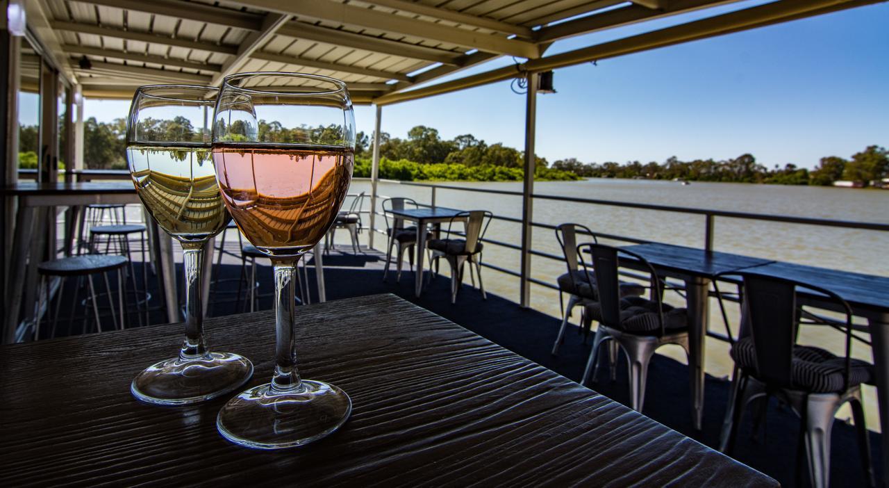 Murray River Queen Hotel Renmark Exterior photo